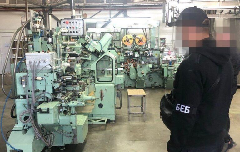 Фото для новини:Ексдиректора підприємства підозрюють в ухиленні від сплати 2,3 млрд акцизу