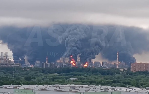 Фото для новини:"Флеш" закликав росіян "закінчувати це божевілля"