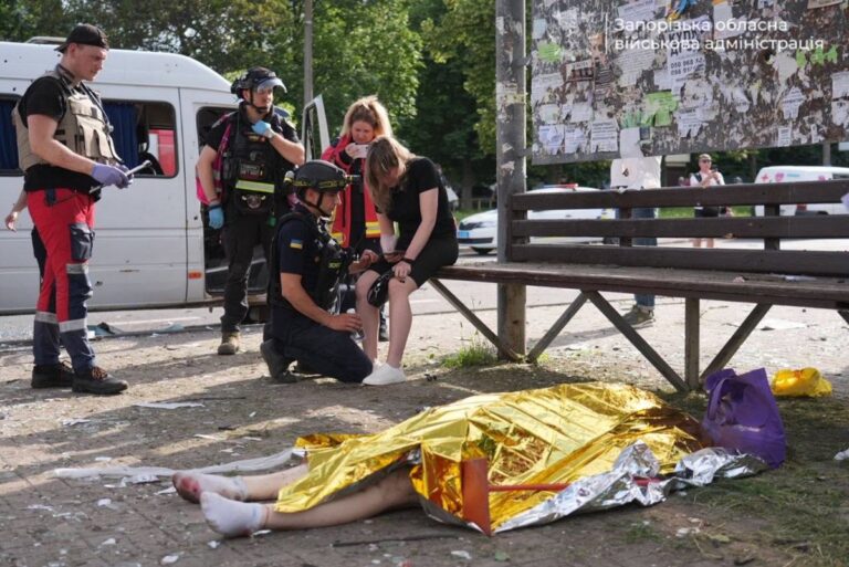 Фото для новини:Кількість поранених від удару по Запоріжжю зросла, серед них – діти