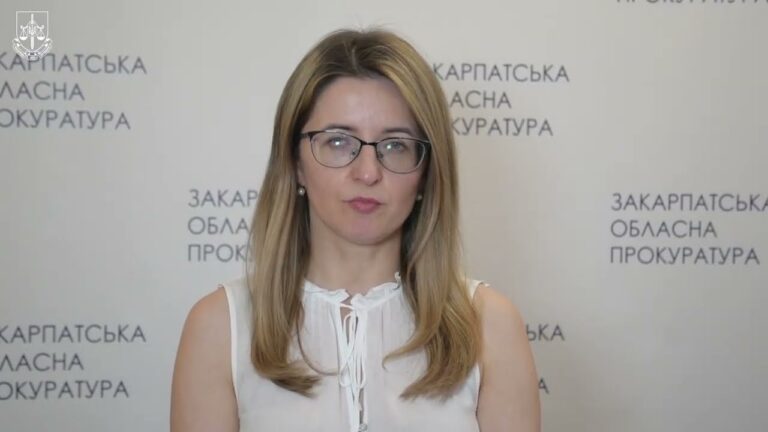 Фото для новини:Багатодітна матір знімала порно з малолітньою дочкою: жінку взято під варту