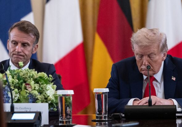 Фото для новини:Макрон різко відреагував на торговельні погрози Трампа