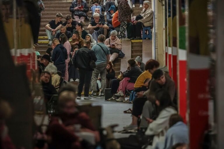 Фото для новини:Метро Києва засекретило відомості про місткість підземки як укриття