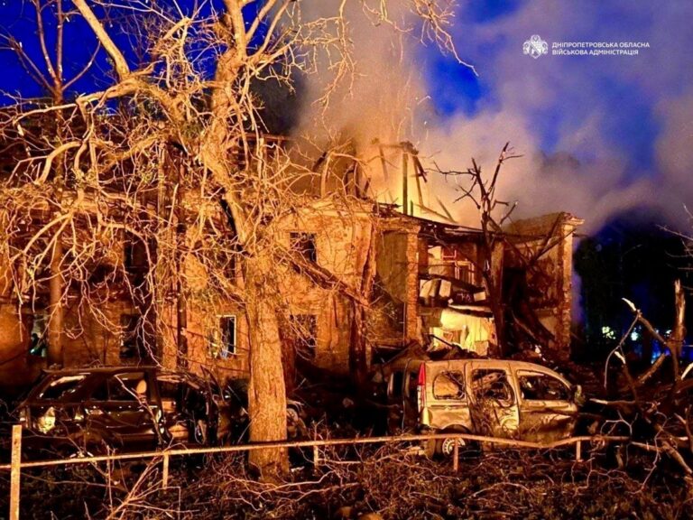 Фото для новини:Наслідки атаки РФ на Дніпро: чотири жертви і руїни