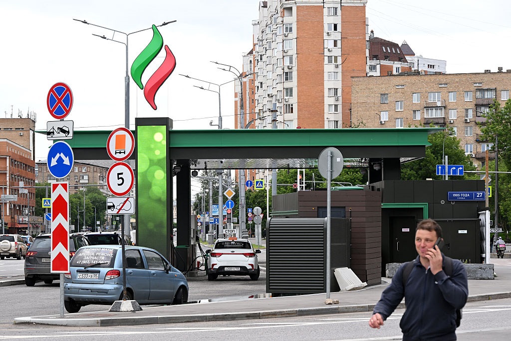 Фото для новини:Паливна катастрофа. Як ЗСУ впливає на економіку РФ