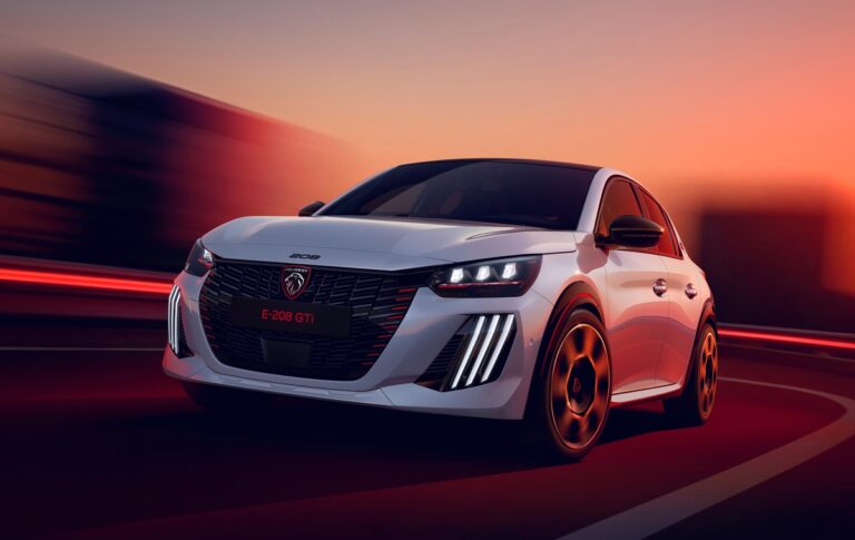 Фото для новини:Peugeot показала серійний електричний хот-хетч E-208 GTi