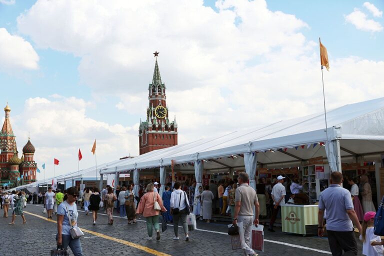 Фото для новини:Понад 60% росіян "утомились" від війни - ЗМІ