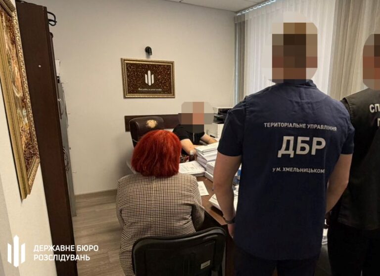 Фото для новини:Посадовців Гайсинського ТЦК викрили на "паперовій мобілізації"