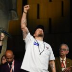Фото для новини:Промоутер озвучив кандидатуру на прощальну битву Усика