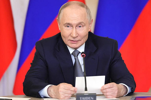 Фото для новини:Путін заявив про "доленосний" момент у Росії
