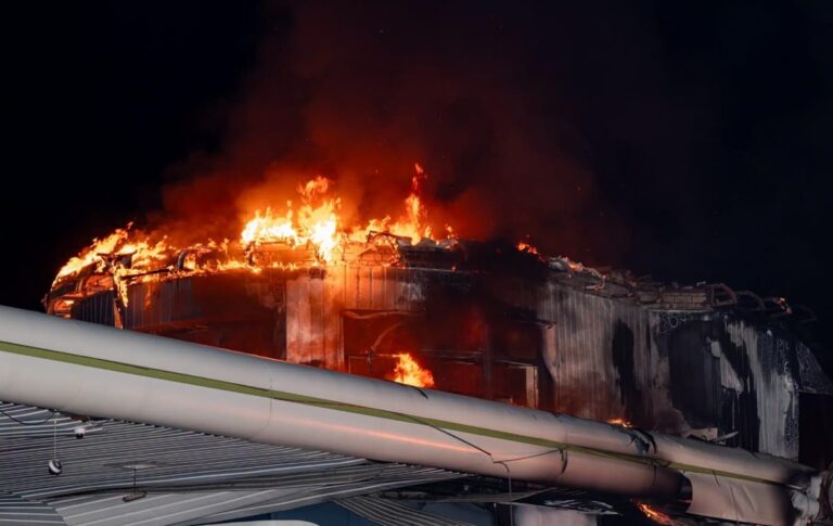 rf-atakuvala-azs-u-zaporizhzhi-ta-na-kharkivschini