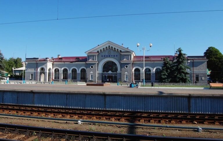 Фото для новини:РФ атакувала залізничне депо у Конотопі: є жертва і поранені