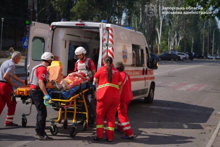 Фото для новини:Росія кілька разів атакувала Запоріжжя: є загиблий