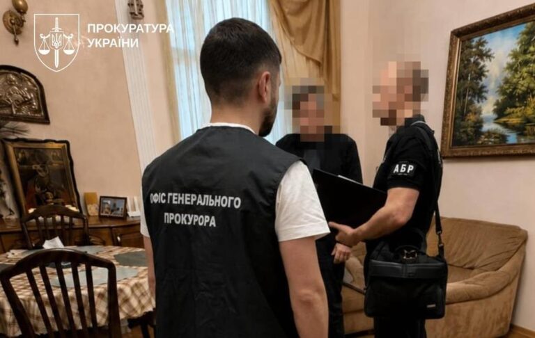 Фото для новини:Схема на 1,84 млрд для Міноборони: Гринкевичам повідомили нові підозри