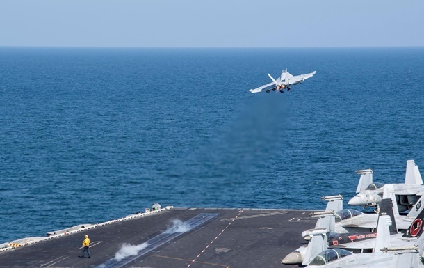 Фото для новини:США вдарили по системах ППО Ірану в районі Ормузької протоки - ЗМІ