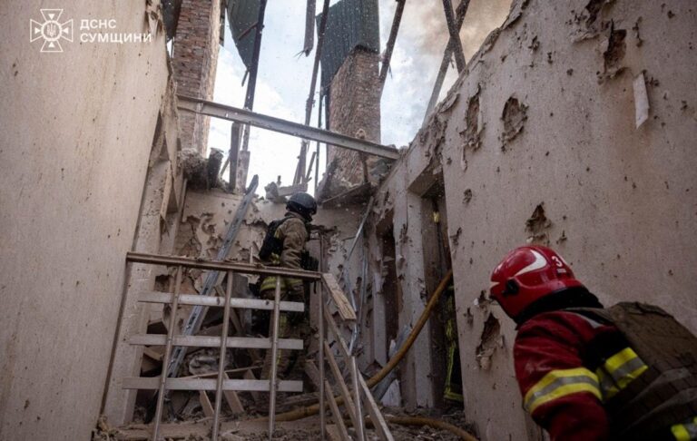 Фото для новини:Суми потрапили під артобстріл, шестеро поранених