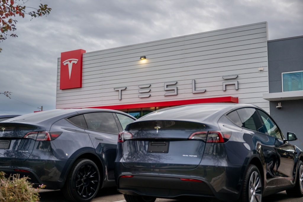 Фото для новини:Tesla повернула лідерство на світовому ринку електромобілів