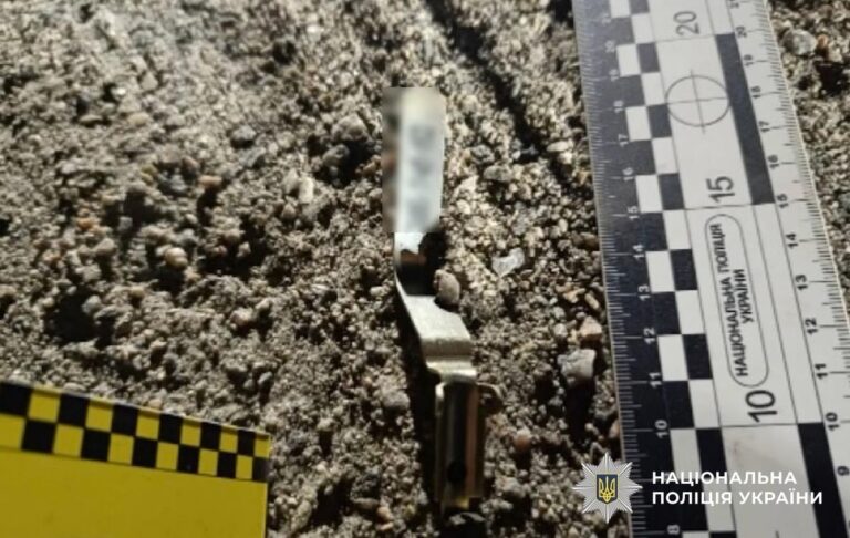Фото для новини:У Дніпрі чоловік кинув гранату у поліцейських і загинув