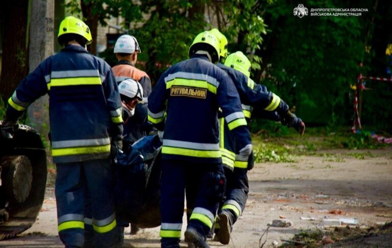 Фото для новини:У Дніпрі завершили пошуково-рятувальну операцію