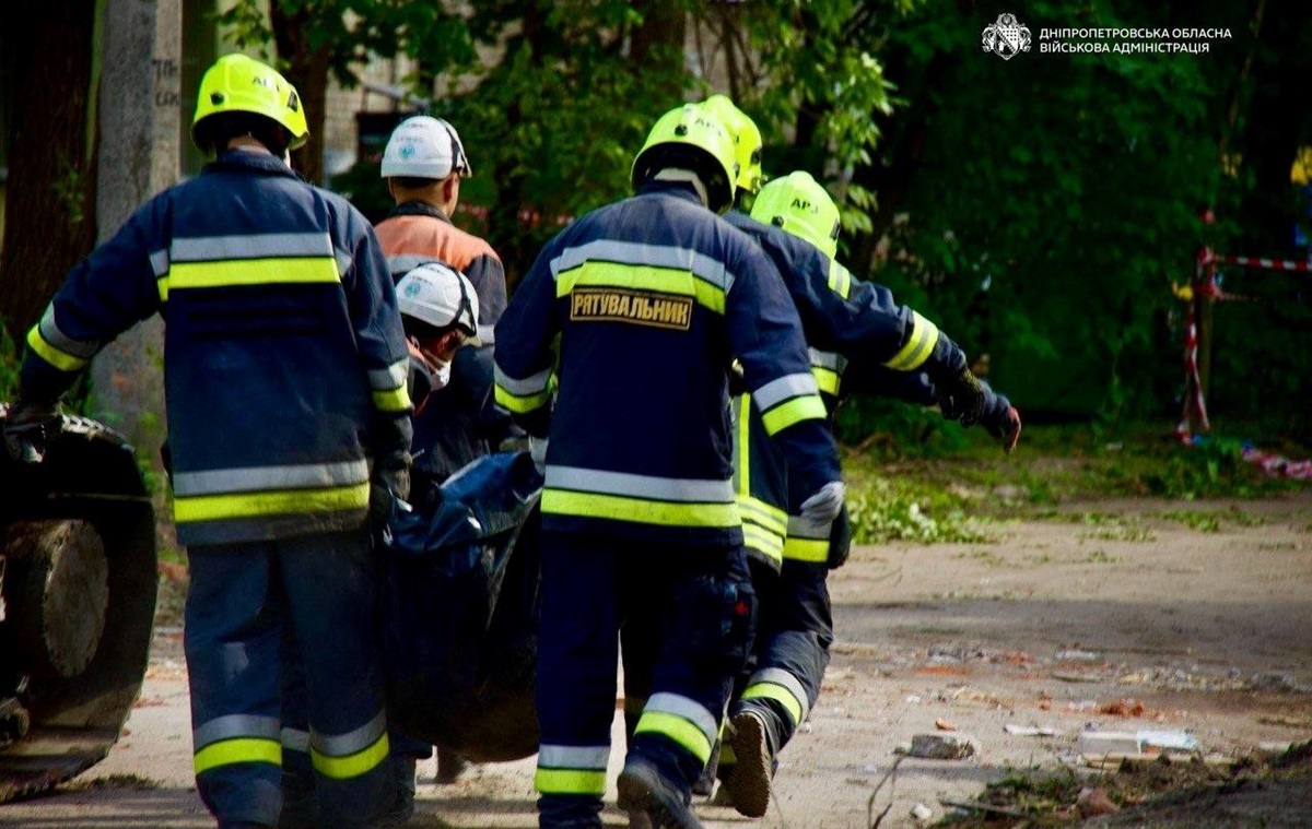 Фото для новини:У Дніпрі завершили пошуково-рятувальну операцію