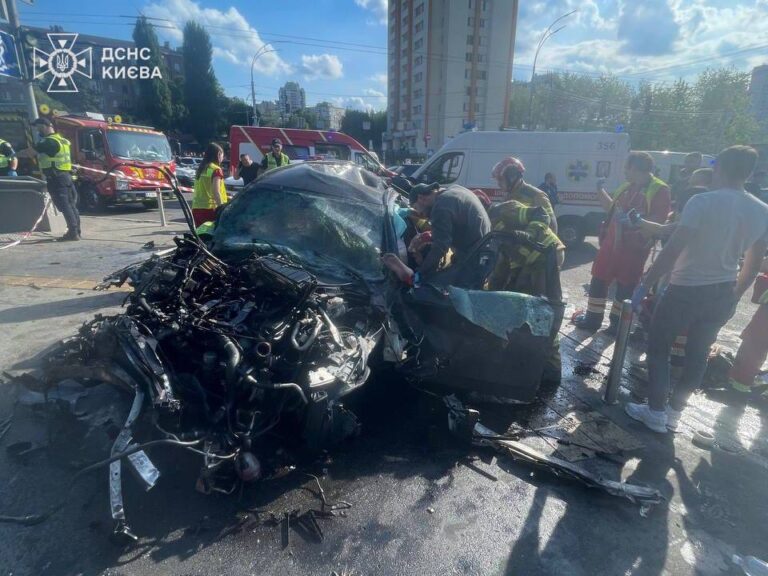 Фото для новини:У ДТП в Києві загинули двоє поліцейських