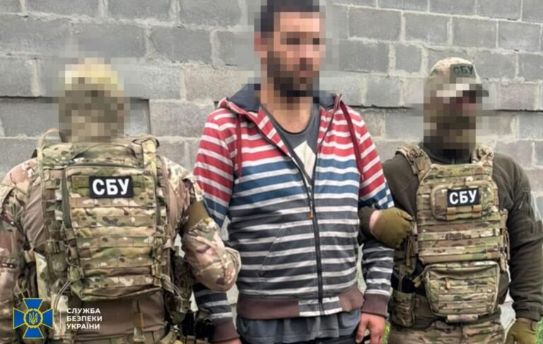 Фото для новини:У "кіллзоні" під Лиманом затримали агента РФ