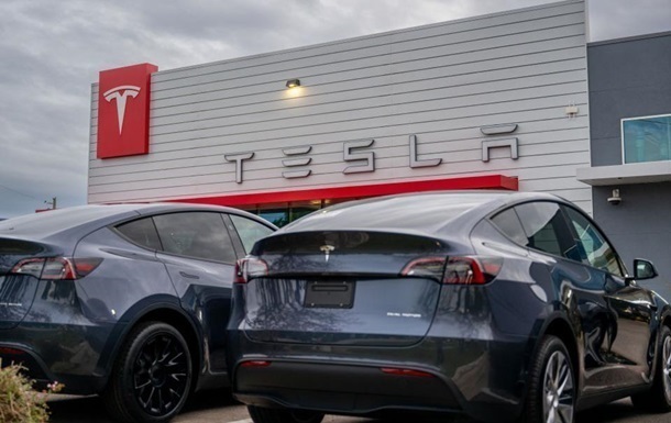Фото для новини:У Китаї судять Tesla за "несправжній" автопілот