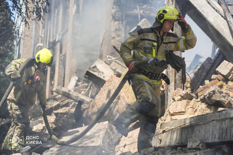 Фото для новини:У Києві пошкоджено 11 закладів освіти через атаку РФ
