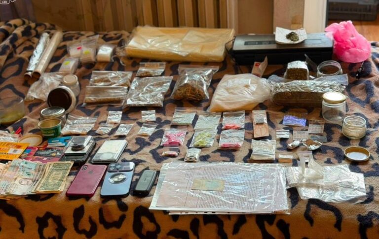 Фото для новини:У Києві затримали організатора пікантних нарковечірок для чоловік