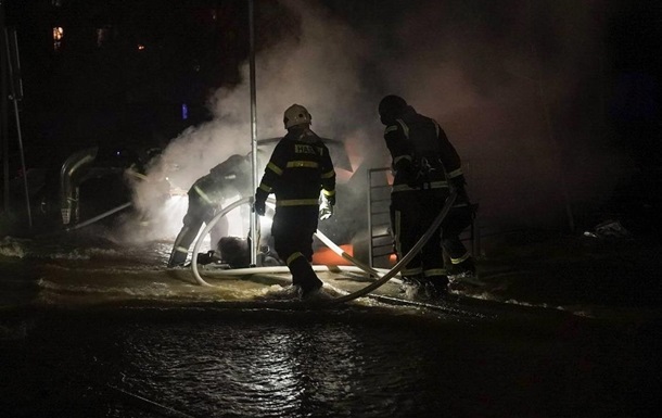 Фото для новини:У Миколаєві дрони вночі поранили людей