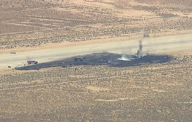Фото для новини:У США розбився ядерний бомбардувальник B-52
