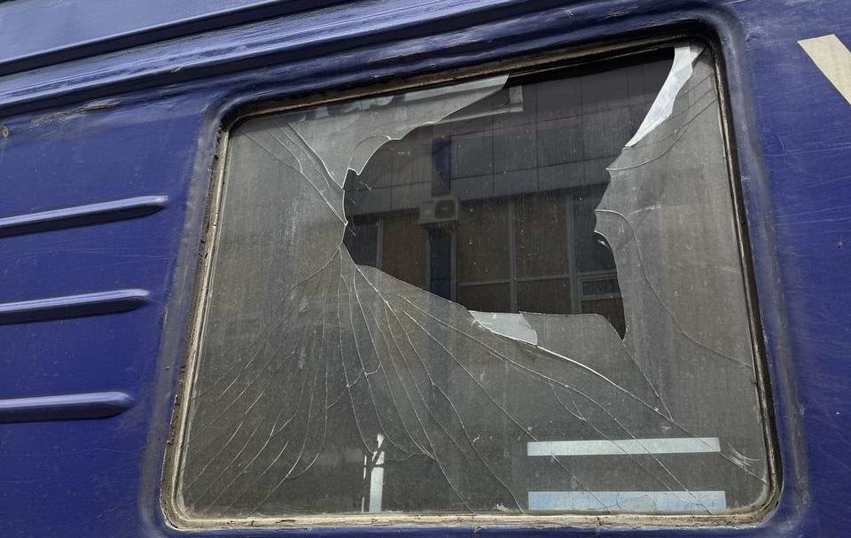 Фото для новини:У Сумах збитий "шахед" вибухнув на вокзалі