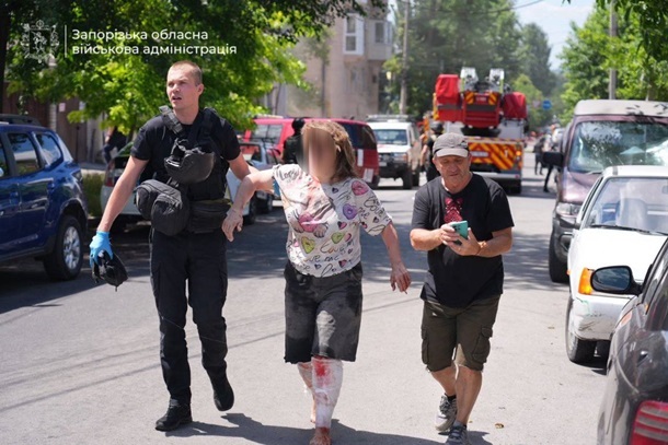 Фото для новини:Удар по Запоріжжю: кількість постраждалих зросла до 15