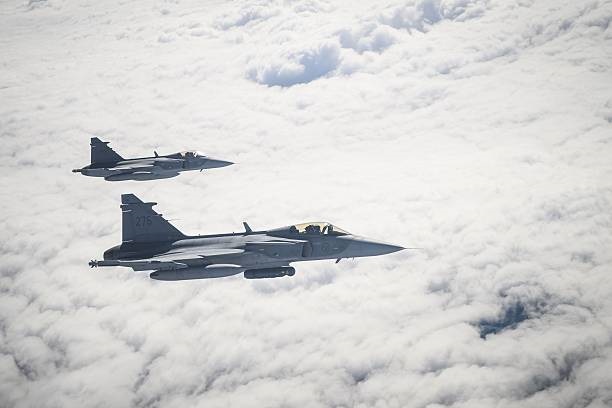 Фото для новини:Україна закупить у Швеції 16 літаків Gripen E