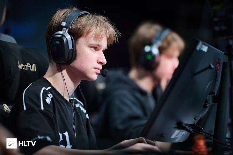 Фото для новини:Українці з B8 без поразок вийшли з групи в турнірі з Counter Strike 2