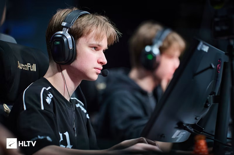 Фото для новини:Українці з B8 без поразок вийшли з групи в турнірі з Counter Strike 2