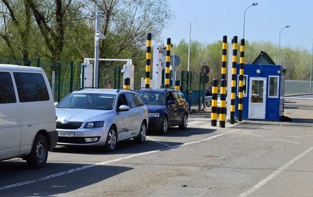 Фото для новини:Українців попередили про можливі затримки на кордоні з Угорщиною