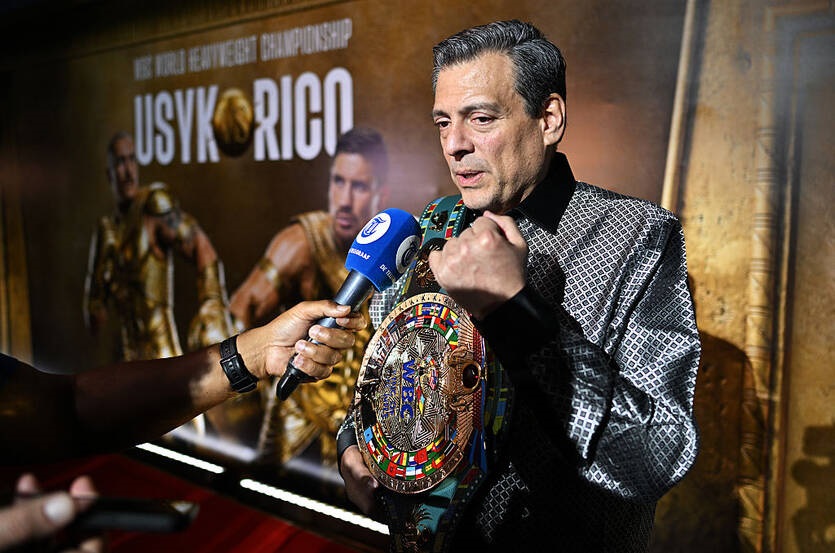 Фото для новини:Усик отримав ультиматум від WBC щодо наступного поєдинку