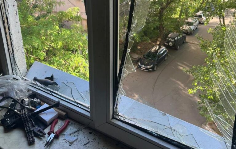 Фото для новини:В Одесі стався вибух багатоповерхівці, є постраждалий