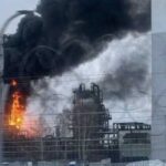 Фото для новини:Виробництво автобензину в РФ у червні впало на 25% - ЗМІ