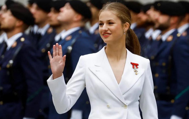 Фото для новини:Вперше в історії: спадкоємиця престолу Іспанії стала десантницею