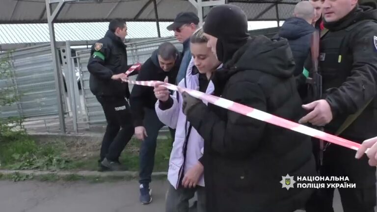 Фото для новини:Наказували бити ракетами по ЖК: слідчі повідомили про підозру генерал-майору та полковнику армії рф