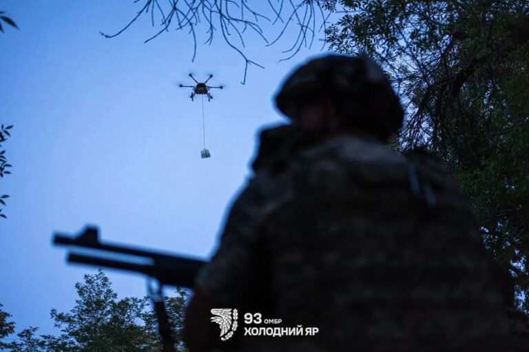 Фото для новини:З початку доби відбулося 200 боєзіткнень