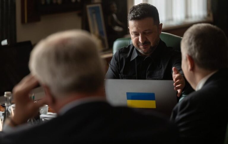 Фото для новини:Зеленський обговорив з президентом Латвії співпрацю в межах Drone Deal