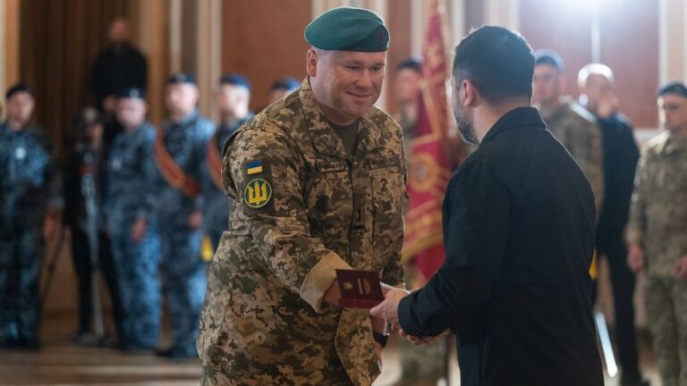 Фото для новини:Президент відзначив воїнів, які захищають Україну у складі Військово-Морських сил