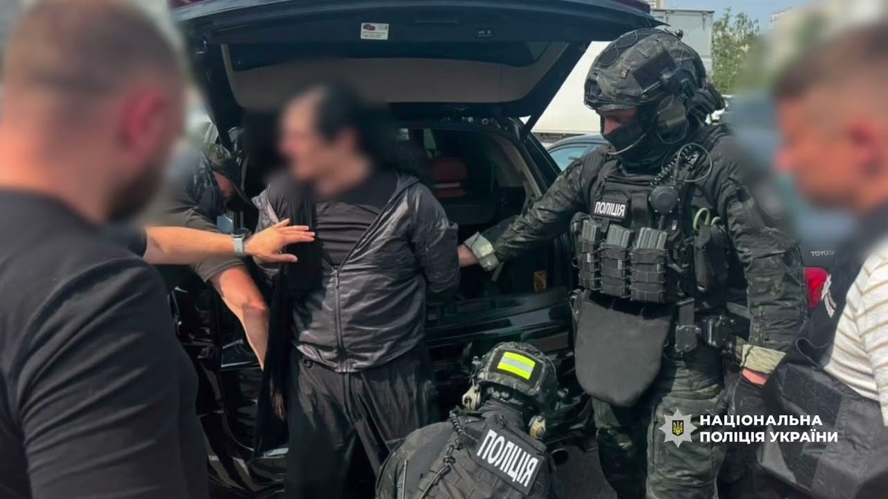 Фото для новини:Затримано іноземця, який понад 20 років перебував у міжнародному розшуку за вбивство, — Нацполіція