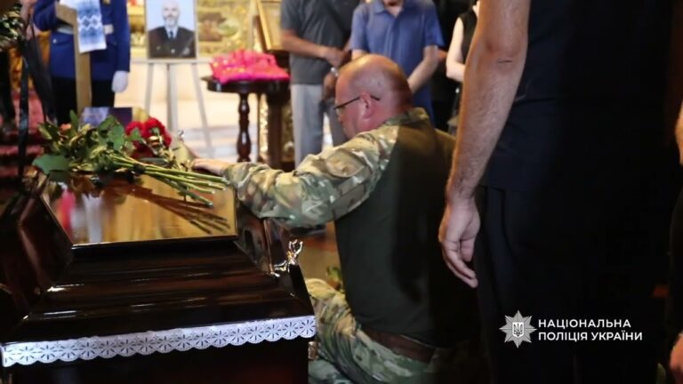 Фото для новини:У Києві попрощалися з вибухотехніками, які загинули під час виконання службового завдання