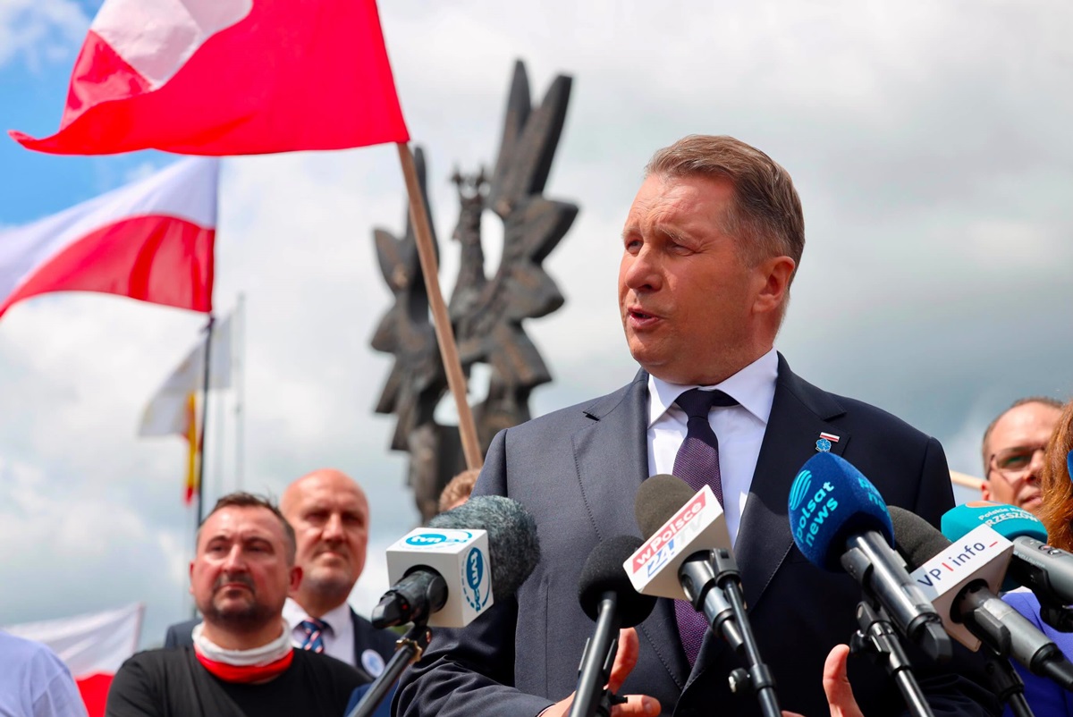Фото для новини:Антиукраїнські висловлювання: у Польщі депутат отримав найсуворішу догану