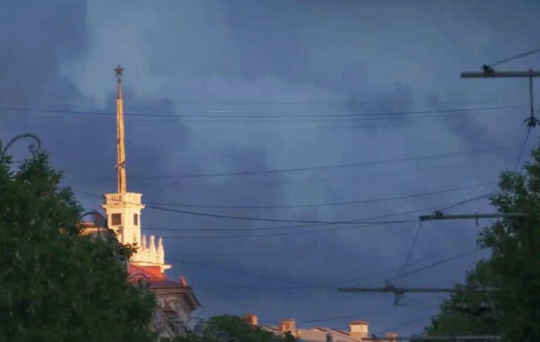 Фото для новини:Атака дронів залишила Севастополь без світла