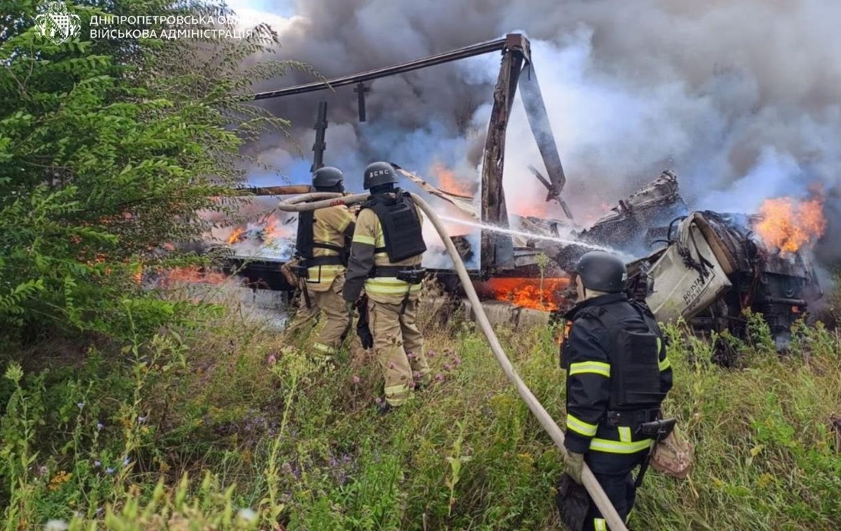 Фото для новини:Атаки дронів на Дніпропетровщину і Запоріжжя: є загиблі та поранені