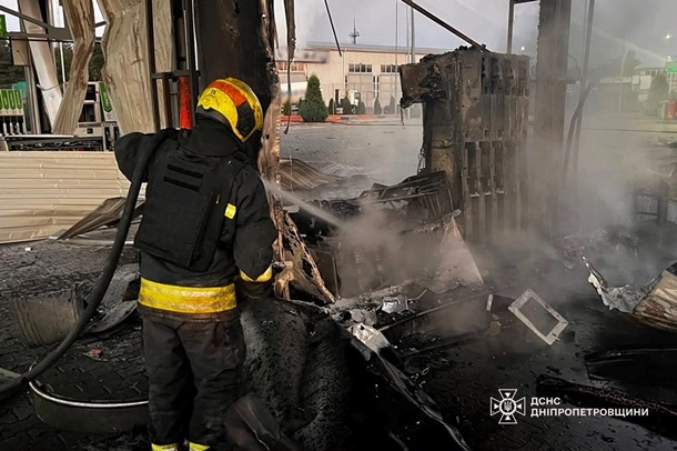 Фото для новини:Атаки на АЗС: українців закликали не перебувати на заправках під час тривог